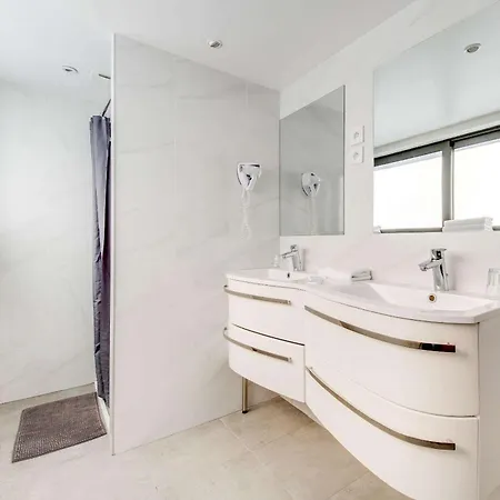 Brit Porte D'espagne Hotel 3*