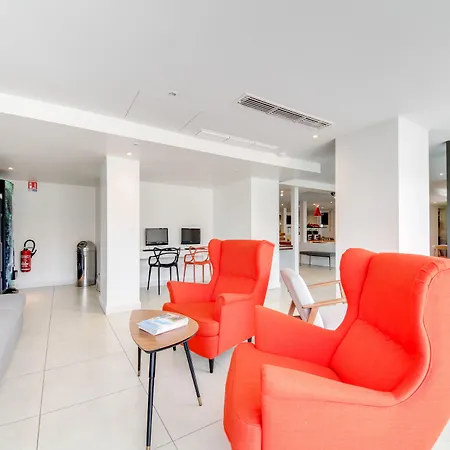 Otel Brit Porte D'espagne 3*