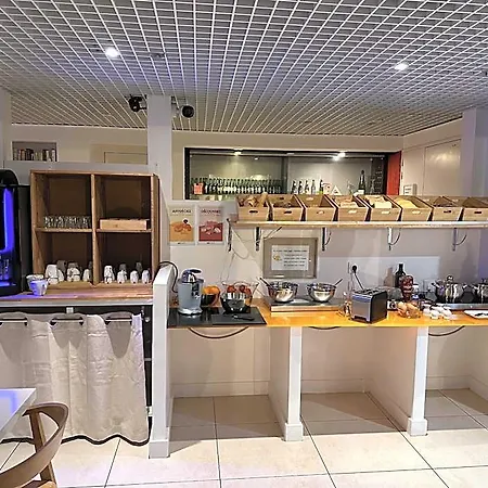 Hotel Brit Porte D'espagne 3*