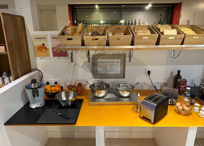 Hotel Brit Porte D'espagne 3*